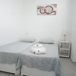Апартаменти Sunshine Island Village Адехе