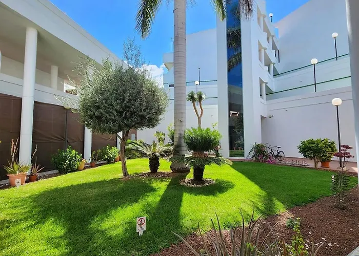 Sunshine Island Village *